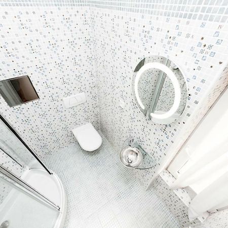 Romantic Studio With Jacuzzi Прага Екстериор снимка