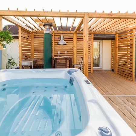 Romantic Studio With Jacuzzi Прага Екстериор снимка